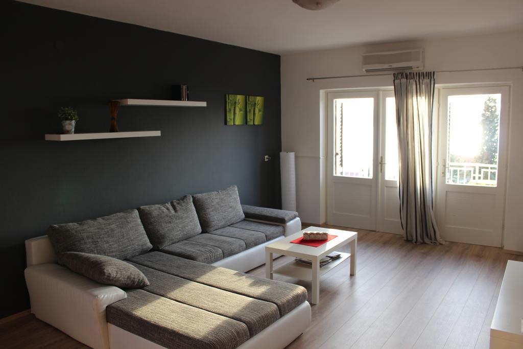 Sea View Nona Apartment Криквеница Екстериор снимка