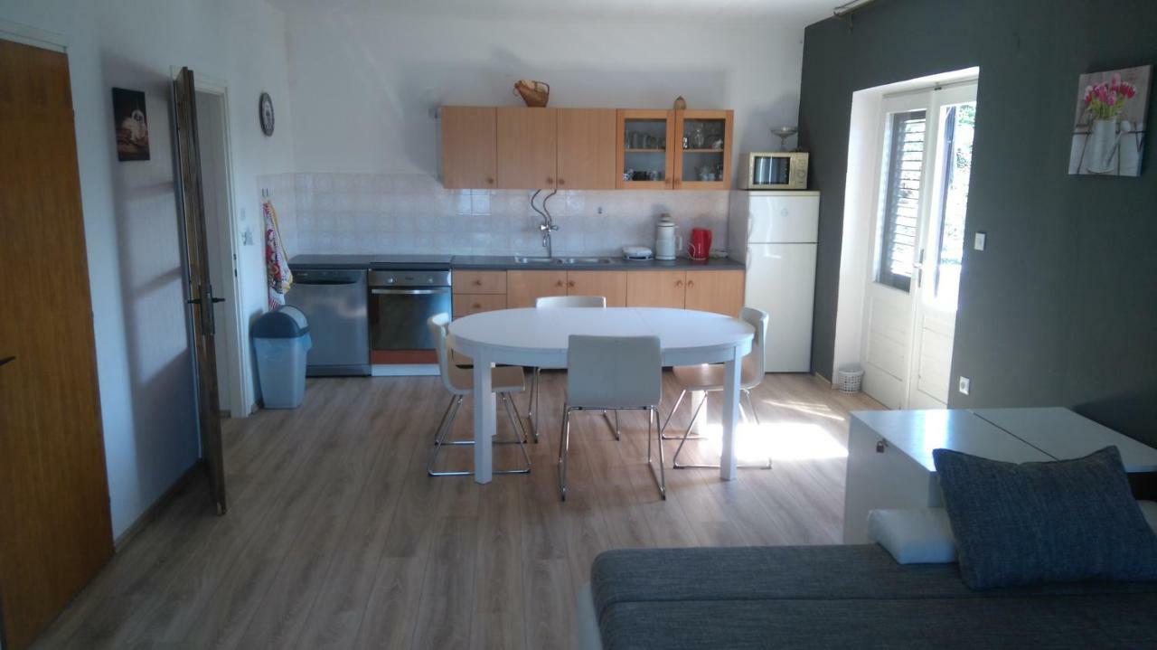 Sea View Nona Apartment Криквеница Екстериор снимка